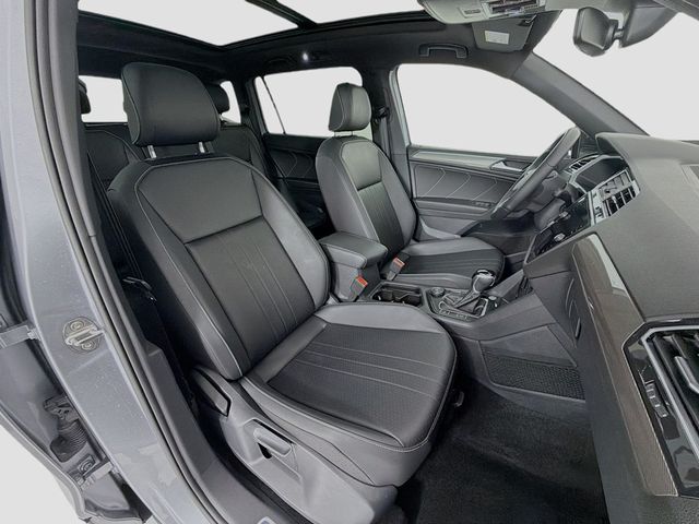2024 Volkswagen Tiguan 2.0T SE R-Line Black 4MOTION - 22984352 - 28