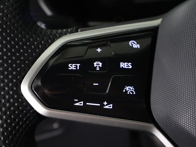 2024 Volkswagen Tiguan 2.0T SE R-Line Black FWD - 23045807 - 45