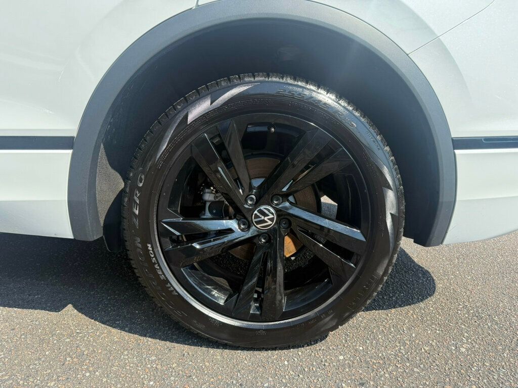 2024 Volkswagen Tiguan SE R-Line Black photo 9