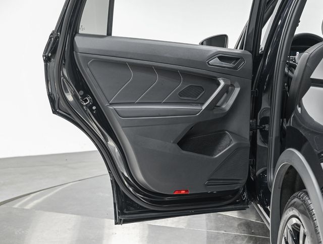 2024 Volkswagen Tiguan SE R-Line Black - 23085797 - 26