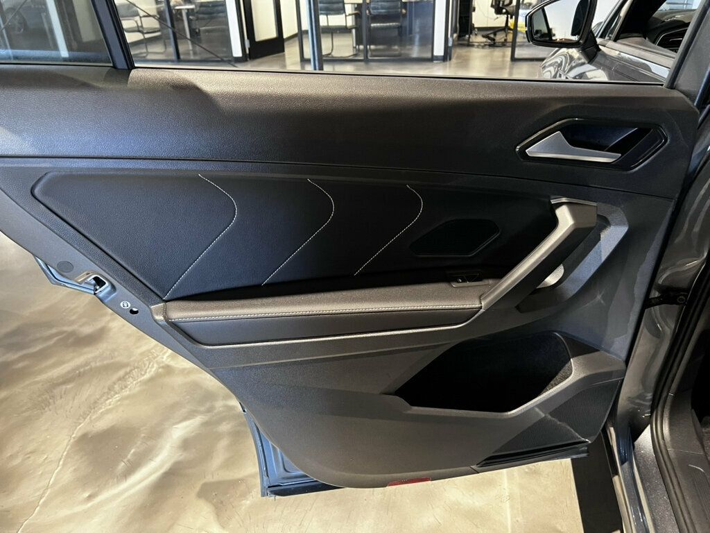 2024 Volkswagen Tiguan TravelAssist/HeatedFrontSeats/1st&2ndRowSunroof/AdaptiveCruise - 23068892 - 13
