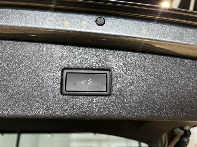 2024 Volkswagen Tiguan TravelAssist/HeatedFrontSeats/1st&2ndRowSunroof/AdaptiveCruise - 23068892 - 16