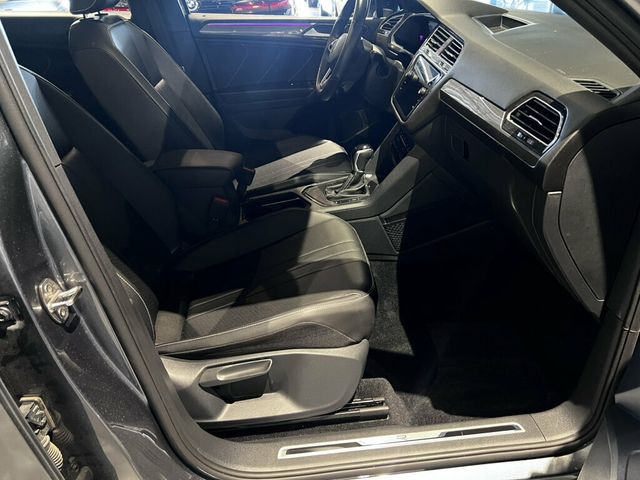2024 Volkswagen Tiguan TravelAssist/HeatedFrontSeats/1st&2ndRowSunroof/AdaptiveCruise - 23068892 - 22