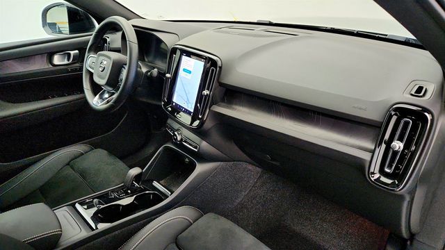 2024 Volvo C40 Recharge Pure Electric Twin AWD Ultimate (403-hp, 257 miles of range) - 22969075 - 20