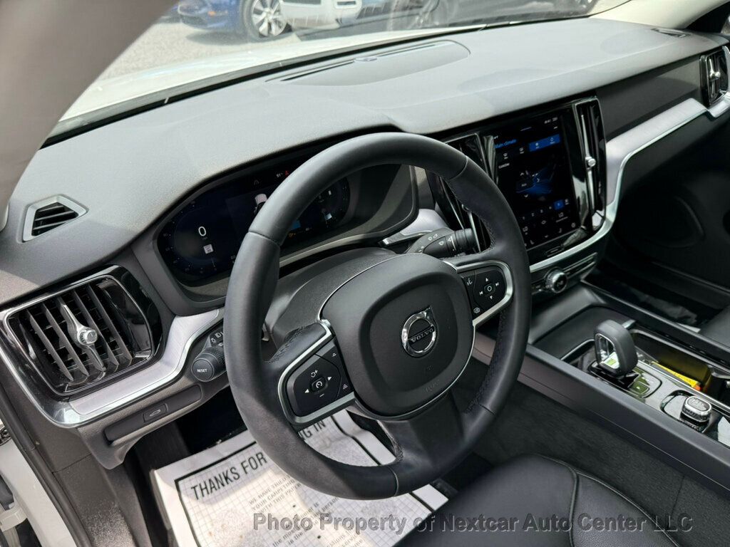 2024 Volvo S60 B5 AWD Core photo 12