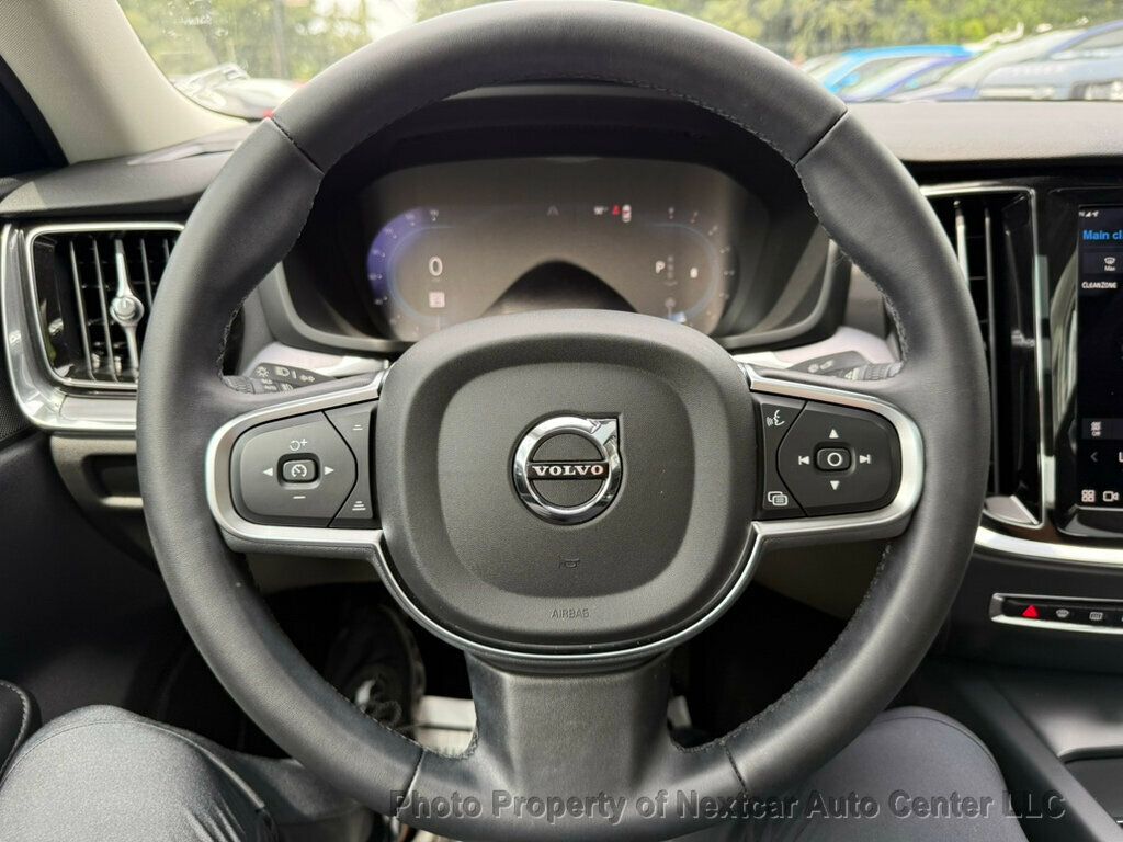 2024 Volvo S60 B5 AWD Core photo 16