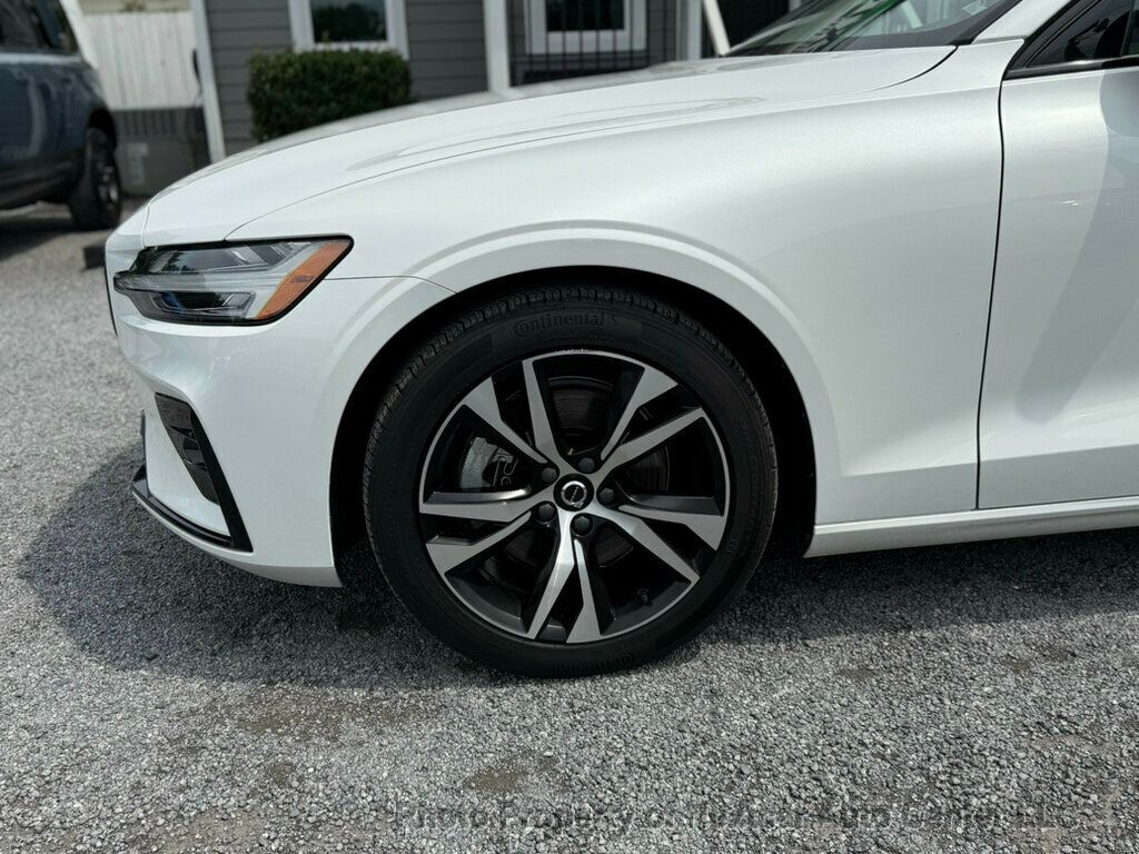 2024 Volvo S60 B5 AWD Core photo 9