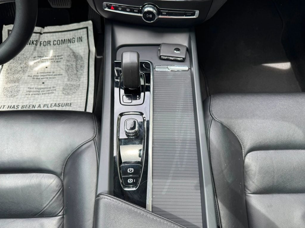 2024 Volvo S60 B5 AWD Core Dark Theme - 23037290 - 23