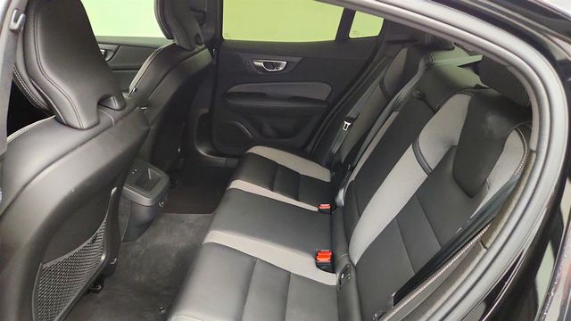 2024 Volvo S60 B5 AWD Plus Black Edition w/ harman/kardon & Climate Package - 23044888 - 20