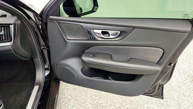 2024 Volvo S60 B5 AWD Plus Black Edition w/ harman/kardon & Climate Package - 23044888 - 24