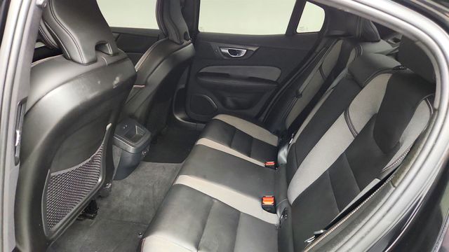 2024 Volvo S60 B5 AWD Plus Black Edition w/ harman/kardon Sound & Climate Pkg - 23020945 - 19