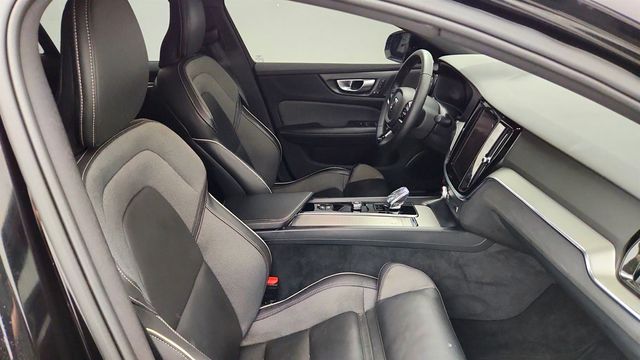 2024 Volvo S60 B5 AWD Plus Black Edition w/ harman/kardon Sound & Climate Pkg - 23020945 - 22