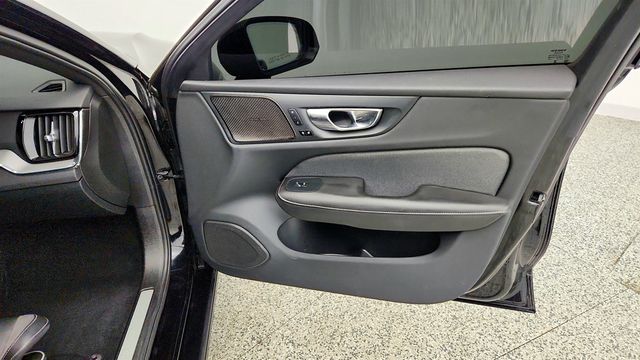 2024 Volvo S60 B5 AWD Plus Black Edition w/ harman/kardon Sound & Climate Pkg - 23020945 - 24