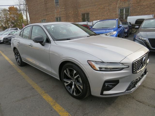 2024 Volvo S60 B5 AWD Plus Dark Theme - 22942280 - 2