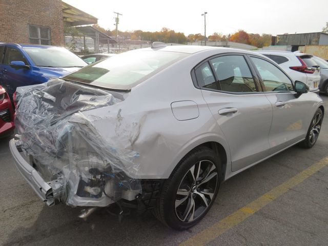 2024 Volvo S60 B5 AWD Plus Dark Theme - 22942280 - 4