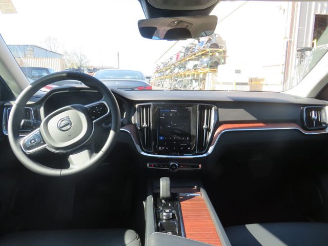 2024 Volvo S60 B5 AWD Plus Dark Theme - 23017563 - 10