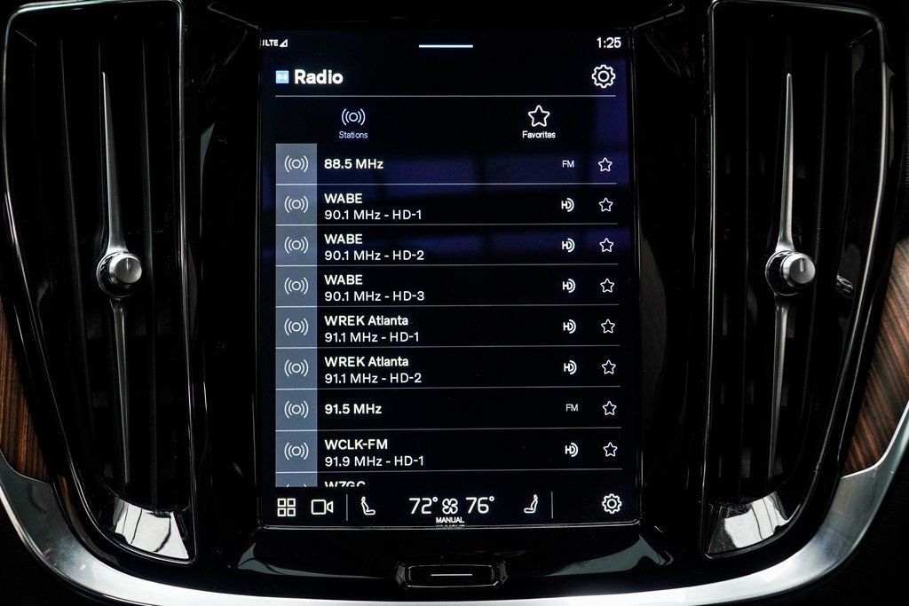 2024 Volvo S60 B5 AWD Plus photo 21