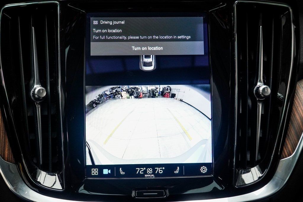 2024 Volvo S60 B5 AWD Plus photo 22
