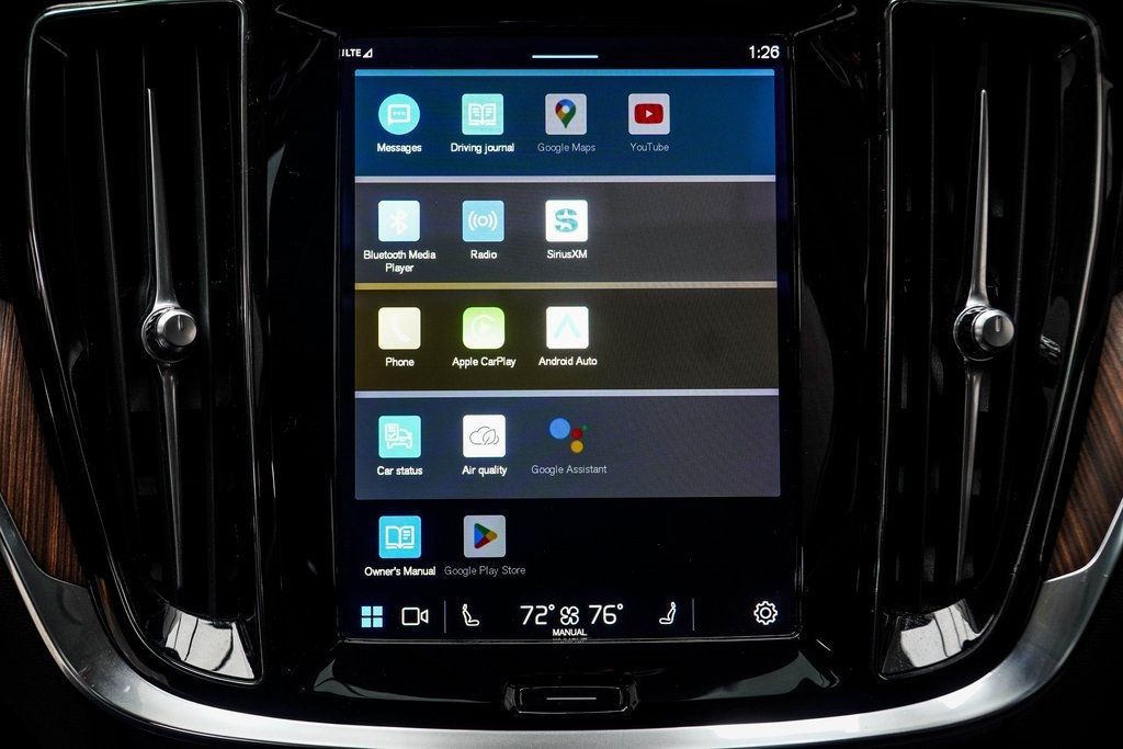 2024 Volvo S60 B5 AWD Plus photo 23
