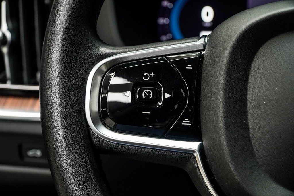 2024 Volvo S60 B5 AWD Plus photo 26