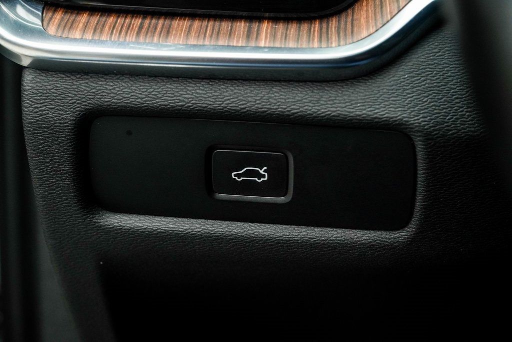 2024 Volvo S60 B5 AWD Plus photo 27
