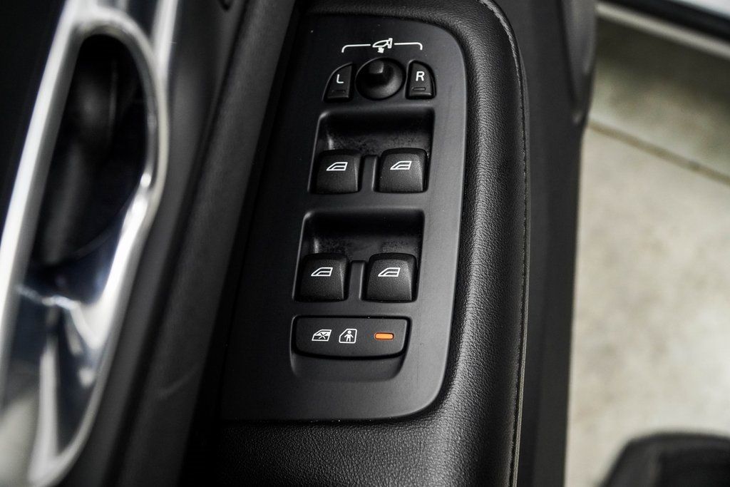 2024 Volvo S60 B5 AWD Plus photo 31