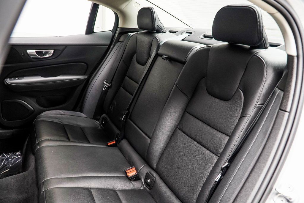 2024 Volvo S60 B5 AWD Plus photo 37