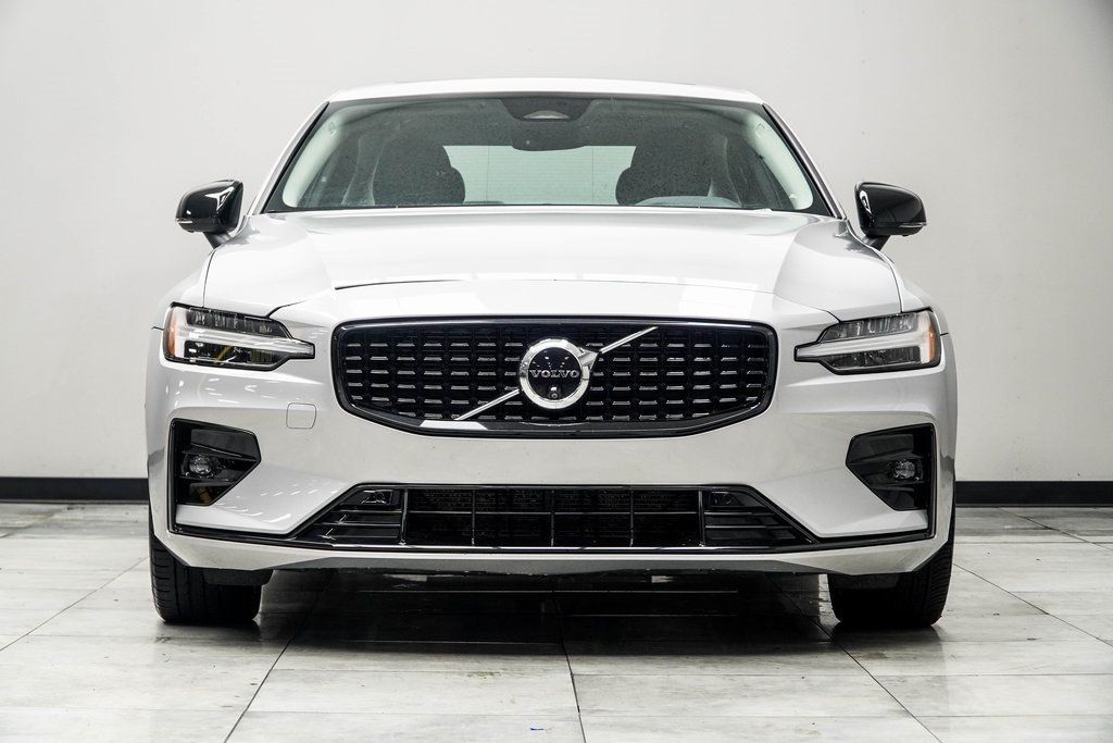2024 Volvo S60 B5 AWD Plus photo 7