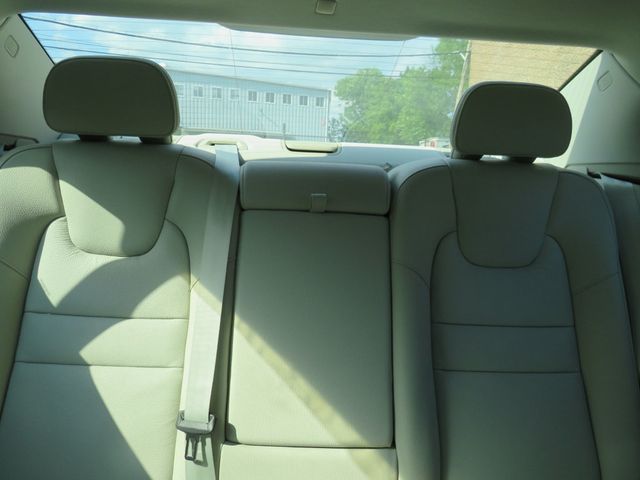 2024 Volvo S60 B5 AWD Plus Dark Theme (Clear Title) - 23052724 - 15