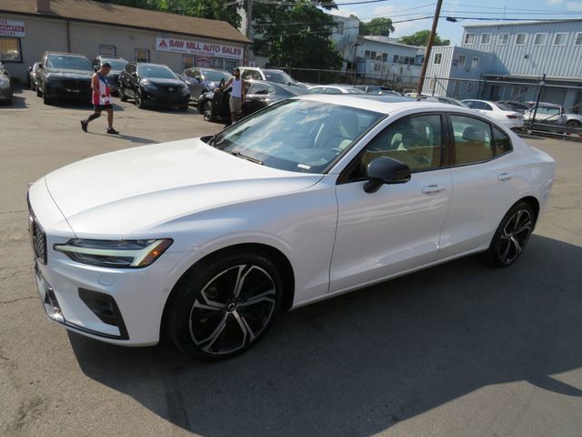 2024 Volvo S60 B5 AWD Plus Dark Theme (Clear Title) - 23052724 - 7