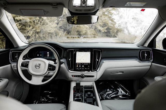 2024 Volvo S60 B5-DarkTheme-FWD/BlindSpotMonitor/HeatedSeats/BackupCamera/NAV - 23094542 - 16