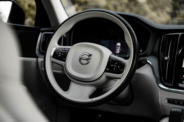 2024 Volvo S60 B5-DarkTheme-FWD/BlindSpotMonitor/HeatedSeats/BackupCamera/NAV - 23094542 - 17