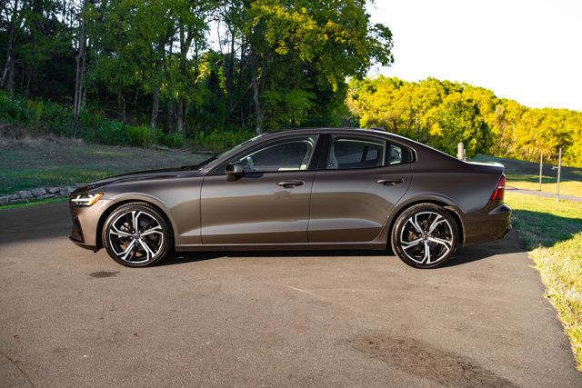 2024 Volvo S60 B5-DarkTheme-FWD/BlindSpotMonitor/HeatedSeats/BackupCamera/NAV - 23094542 - 5