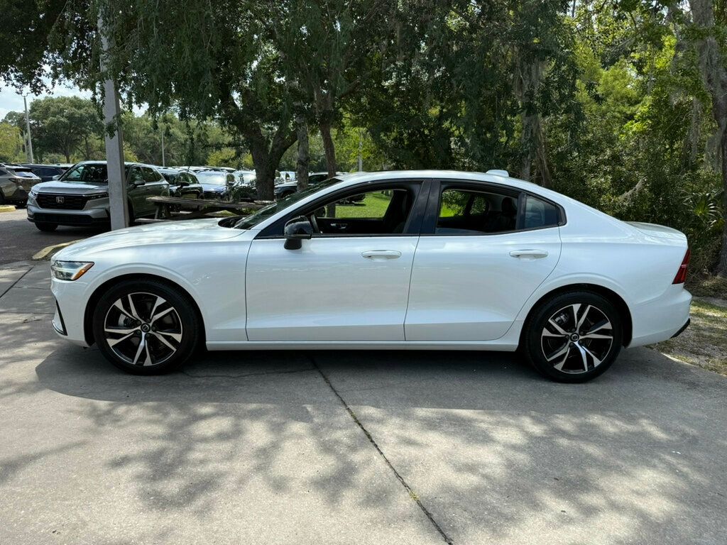 2024 Volvo S60 B5 Core photo 2