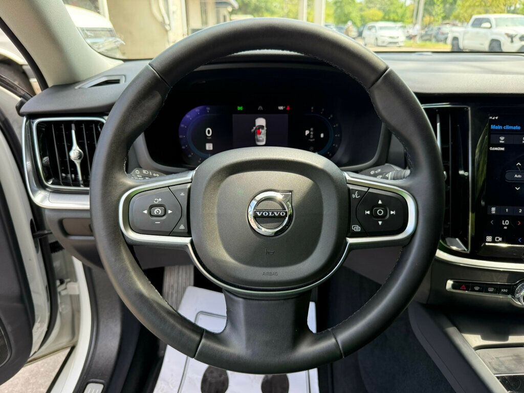 2024 Volvo S60 B5 Core photo 5