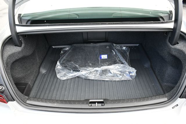 2024 Volvo S60 B5 FWD Core Dark Theme Sedan W/Climate Package - 22861674 - 15