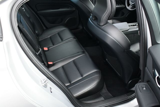 2024 Volvo S60 B5 FWD Core Dark Theme Sedan W/Climate Package - 22861674 - 16