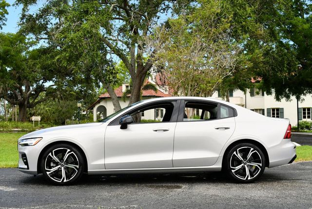 2024 Volvo S60 B5 FWD Core Dark Theme Sedan W/Climate Package - 22861674 - 2