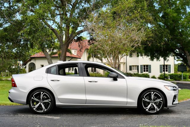 2024 Volvo S60 B5 FWD Core Dark Theme Sedan W/Climate Package - 22861674 - 32