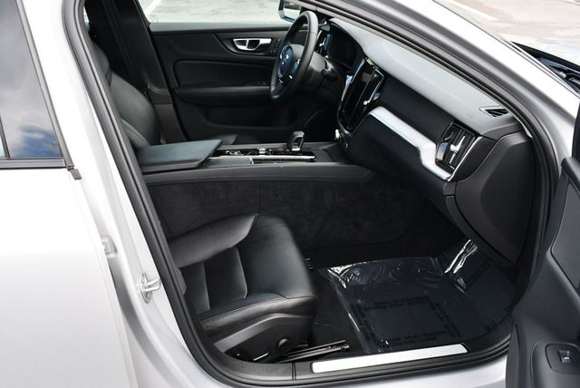 2024 Volvo S60 B5 FWD Core Dark Theme Sedan W/Climate Package - 22861674 - 45