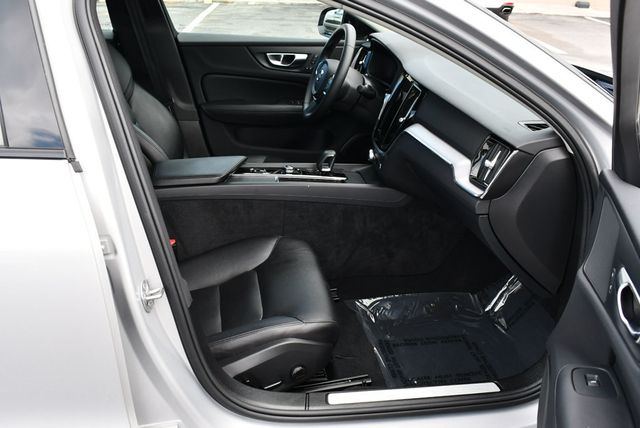 2024 Volvo S60 B5 FWD Core Dark Theme Sedan W/Climate Package - 22861674 - 46