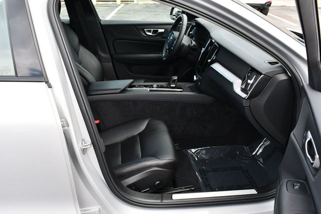 2024 Volvo S60 B5 FWD Core Dark Theme Sedan W/Climate Package - 22861674 - 47