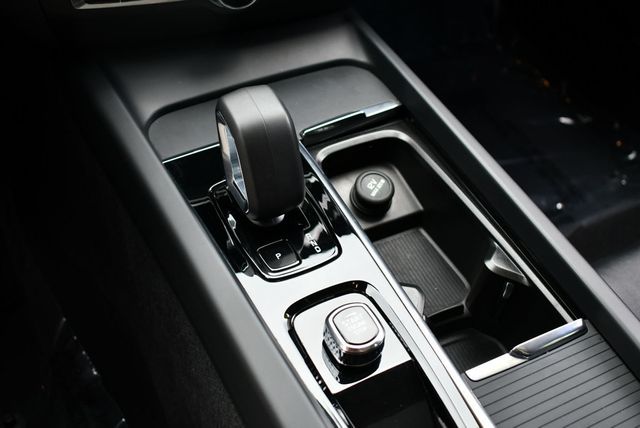 2024 Volvo S60 B5 FWD Core Dark Theme Sedan W/Climate Package - 22861674 - 56