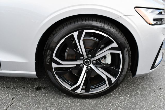 2024 Volvo S60 B5 FWD Core Dark Theme Sedan W/Climate Package - 22861674 - 63