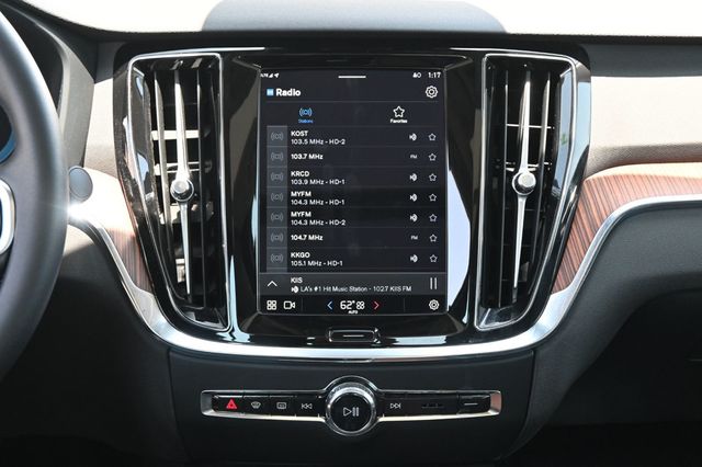 2024 Volvo S60 B5 FWD Plus Dark Theme - 23025053 - 10