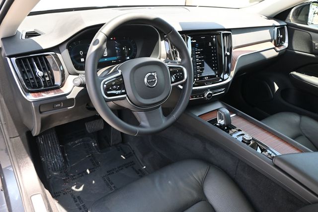 2024 Volvo S60 B5 FWD Plus Dark Theme - 23025053 - 7