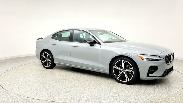 2024 Volvo S60 B5 FWD Plus Dark Theme - 23094266 - 2