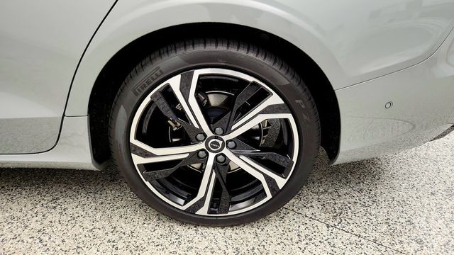 2024 Volvo S60 B5 FWD Plus Dark Theme - 23094266 - 8
