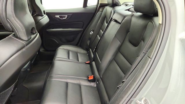 2024 Volvo S60 B5 Plus Dark Theme w/ Climate Pkg & 19'' Alloy Wheels - 23094266 - 19