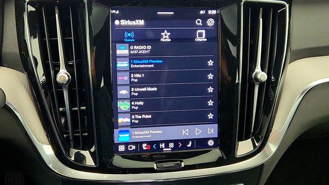 2024 Volvo S60 Recharge Plug-In Hybrid T8 eAWD PHEV Plus Black Edition - 22963957 - 18